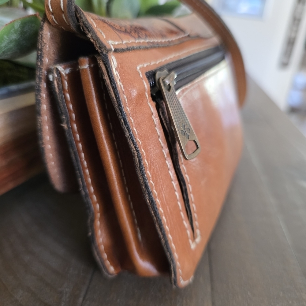 Patricia Nash Torrie Crossbody In Signature Map Print - Picture 5 of 9